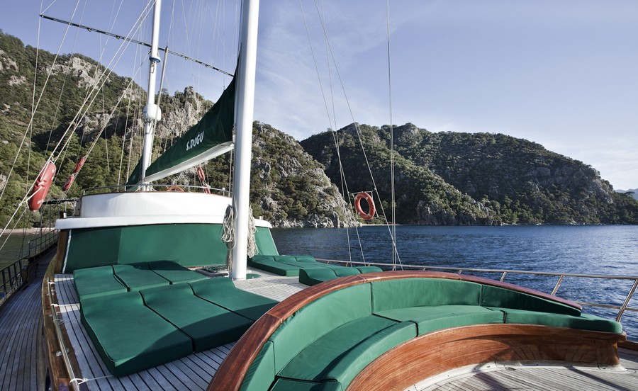 Gulet S DOGU -  Foredeck Sunbeds.jpg