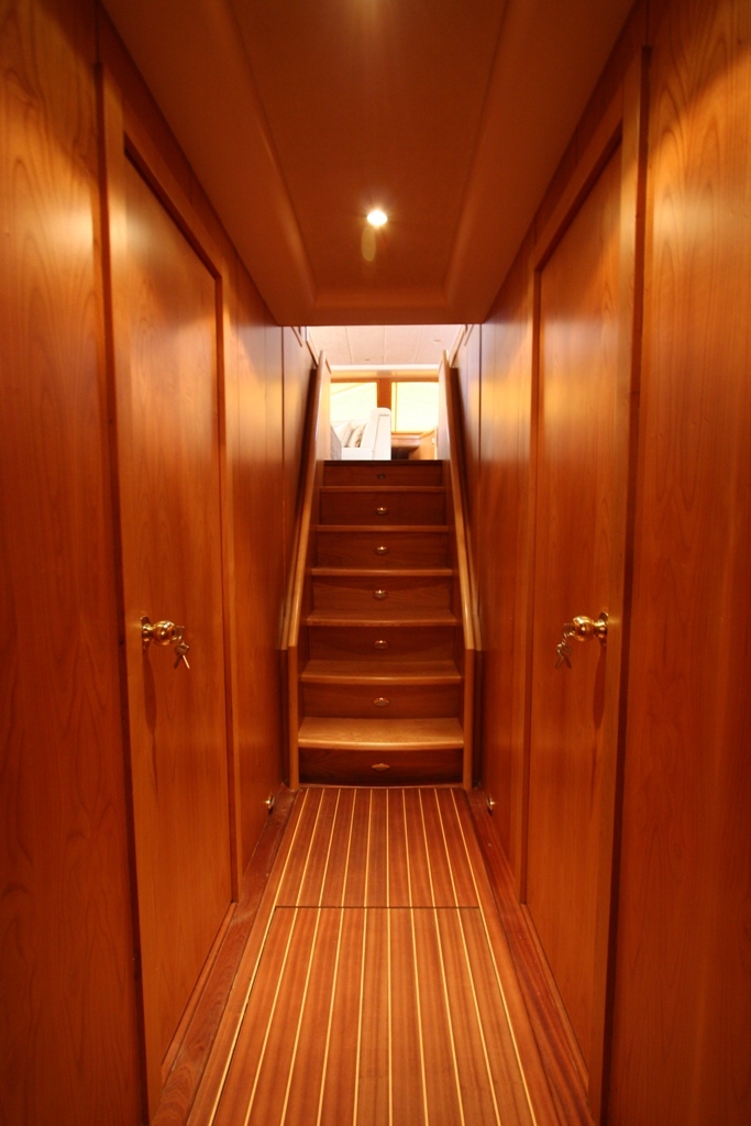 Gulet SCHATZ  -  hallway.jpg