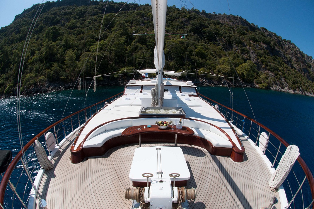 Gulet SMILE - Foredeck.jpg