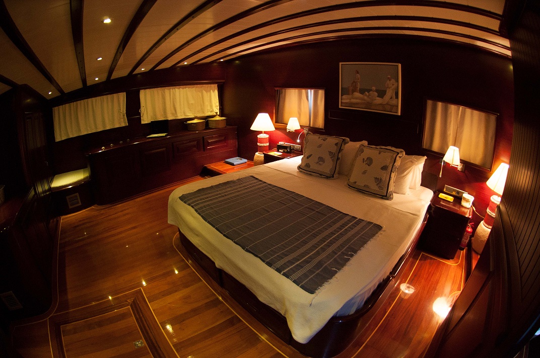 Gulet SMILE - Master cabin.jpg