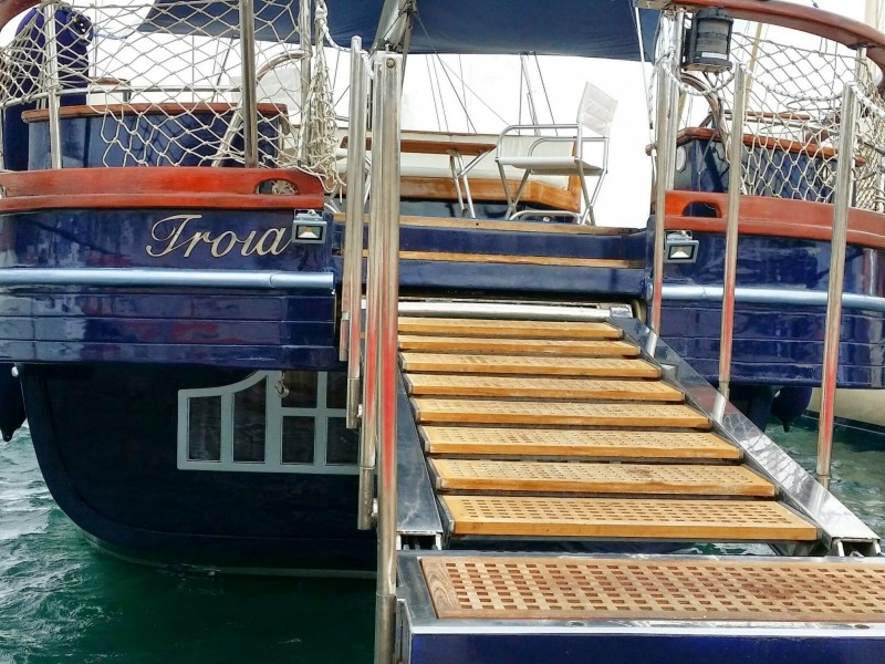 Gulet TROIA - Passarelle.jpg