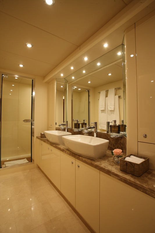 Honey Bear - The Master Ensuite.jpg