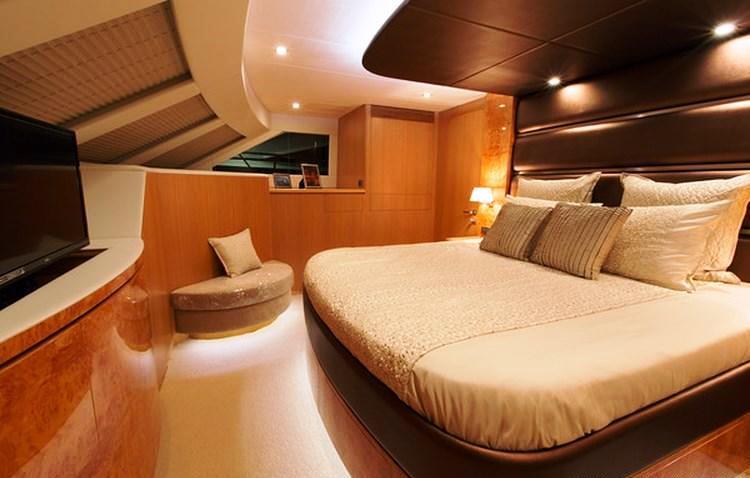 Horizon PC 60 SEA BOSS -  Master Cabin.jpg