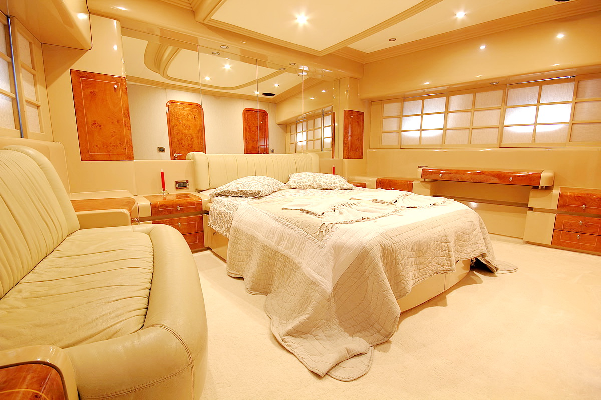 IRDODE - Master cabin.JPG