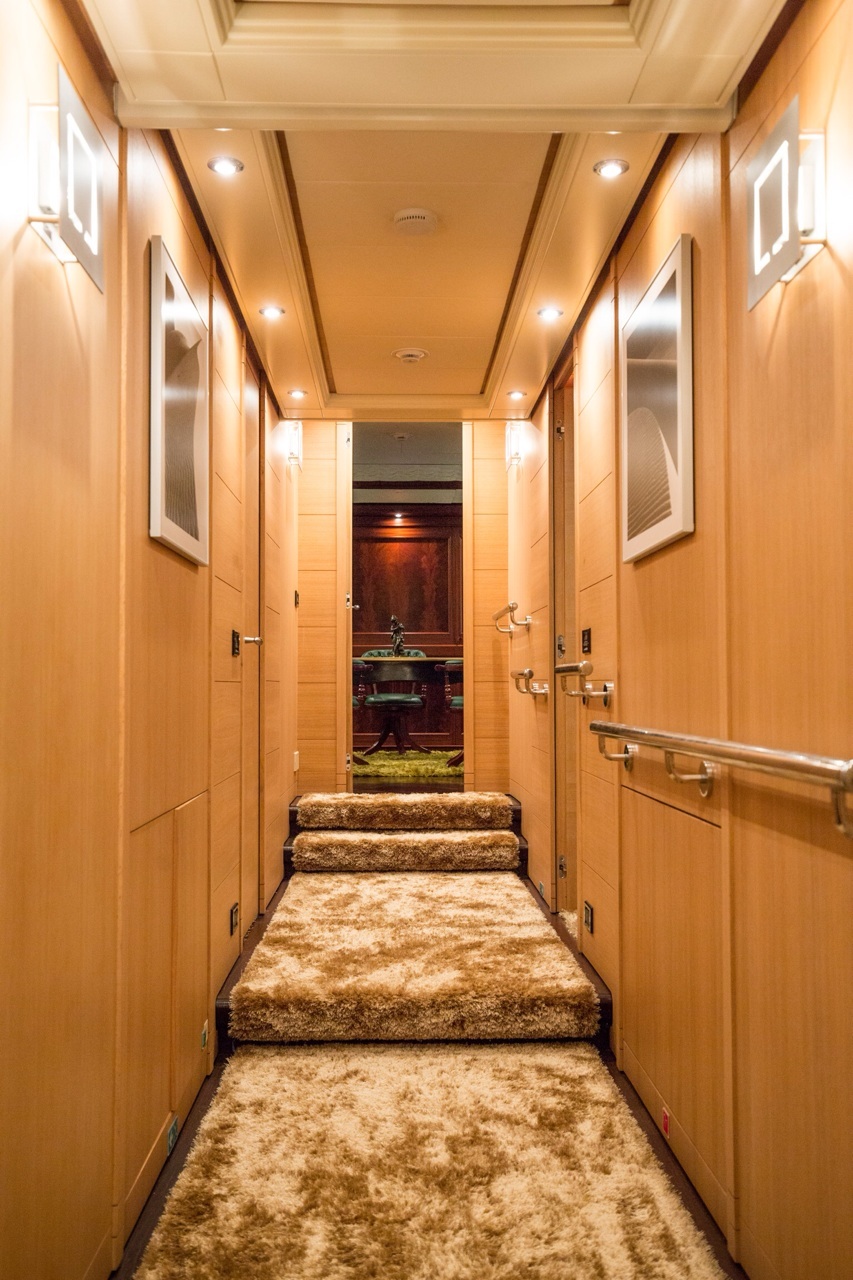 ISA Motor yacht SAMJA - Guest foyer.jpg