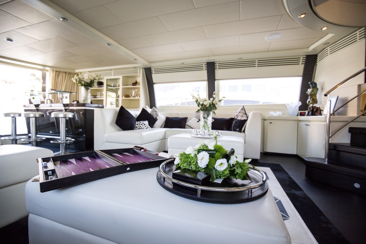 ISA Motor yacht SAMJA - Salon and bar.jpg