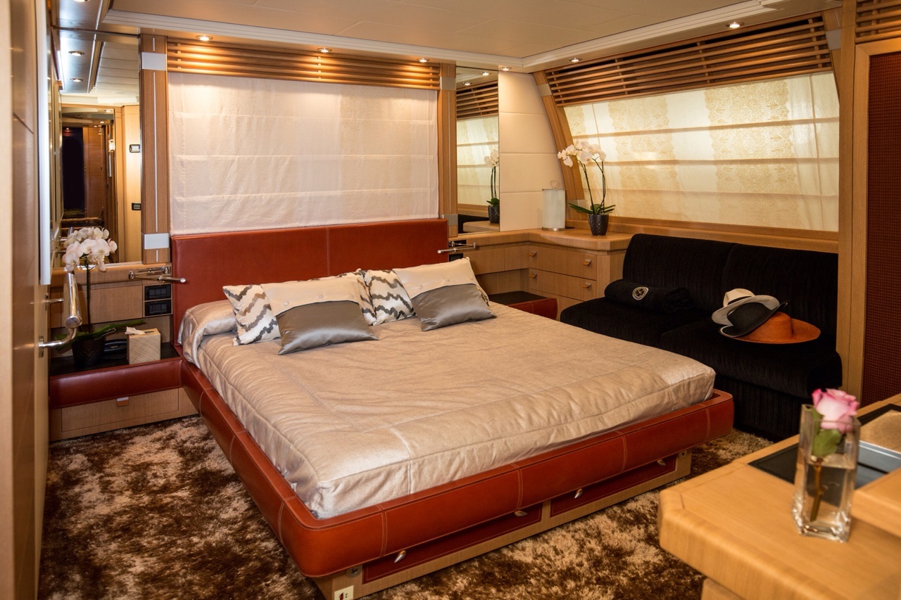 ISA Motor yacht SAMJA - VIP cabin.jpg