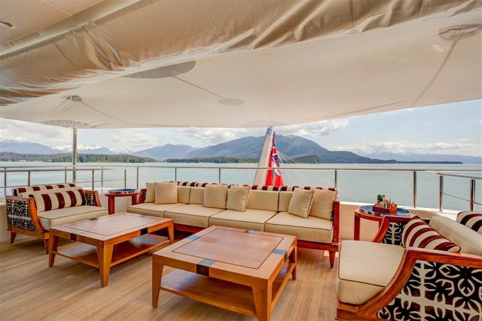Icon Motor Yacht PARTY GIRL - Seating upper deck.jpg