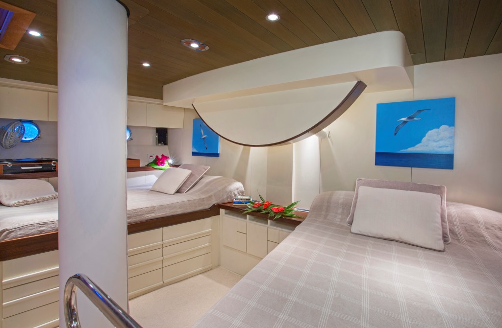 JUPITER Sailing yacht - Master cabin.jpg