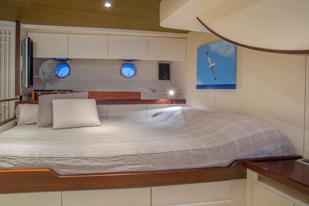 JUPITER Sailing yacht - VIP cabin.jpg