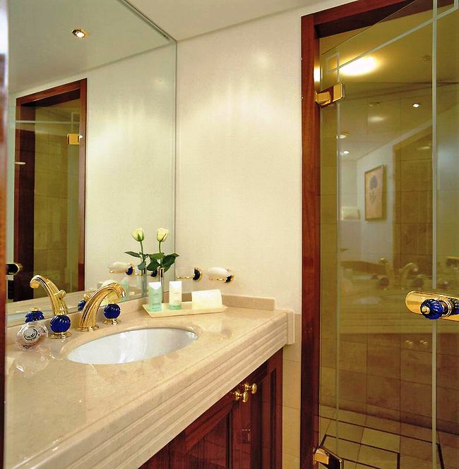 Jasmin -  VIP Bathroom.jpg