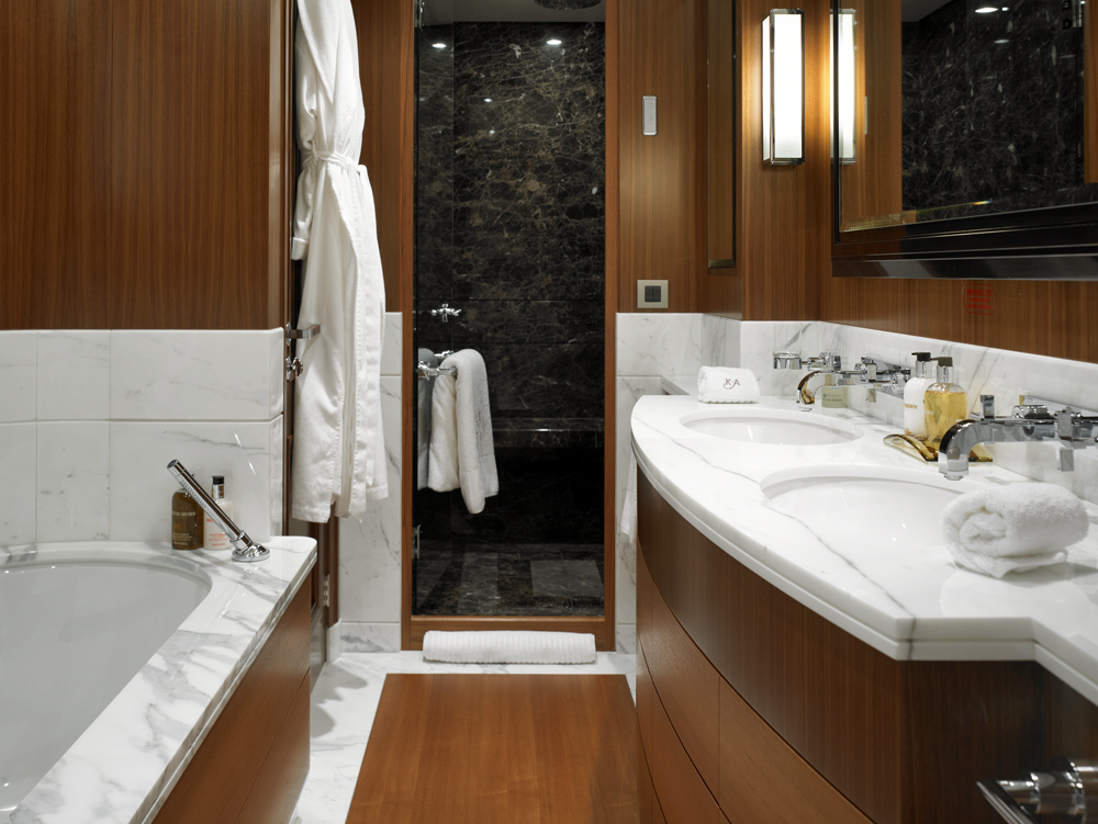 KATHLEEN ANNE - Master Bath.jpg