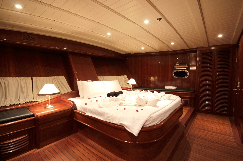 KAYA GUNERI PLUS - Master cabin.jpg