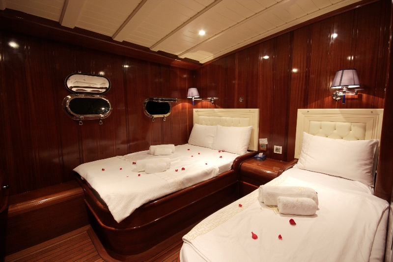 KAYA GUNERI PLUS - Twin cabin.jpg