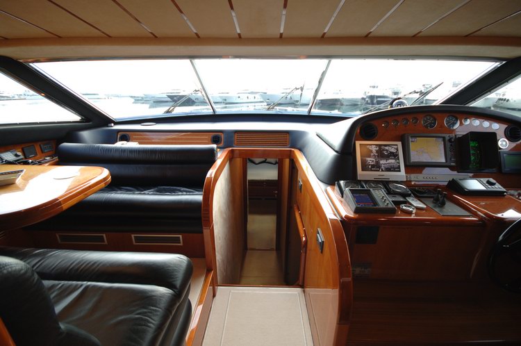 KENTAVROS II  -  Wheelhouse.jpg