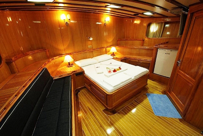 Kayhan 5 Cabin 6.jpg