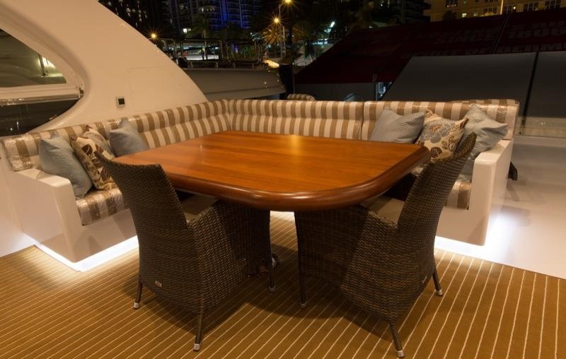 LA MANGUITA - Flybridge dining.jpg