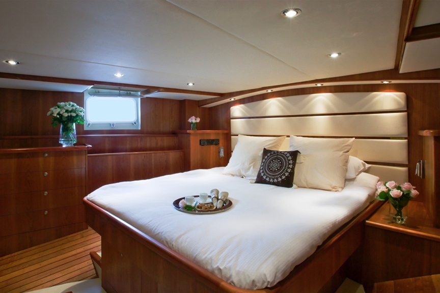 LABRADOR Master Cabin.jpg