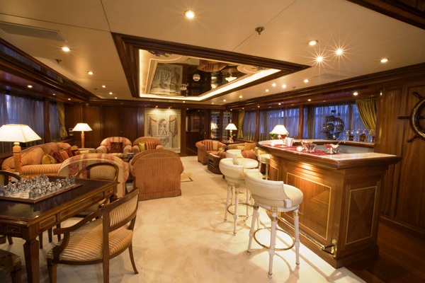 LADY ANN MAGEE  Upper deck Bar and Salon.jpg