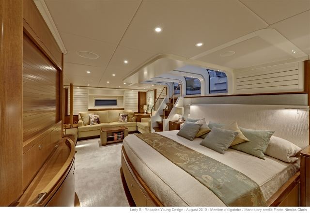 LADY B -  Owners Cabin Bed.jpg