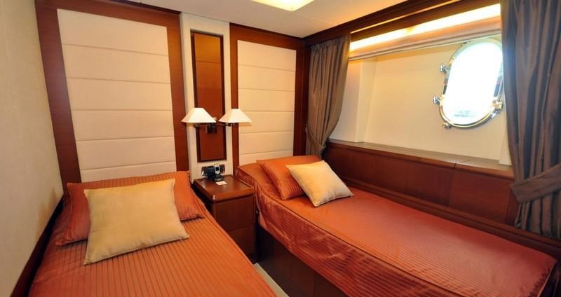 LADY CAROLE - Guest twin cabin.jpg