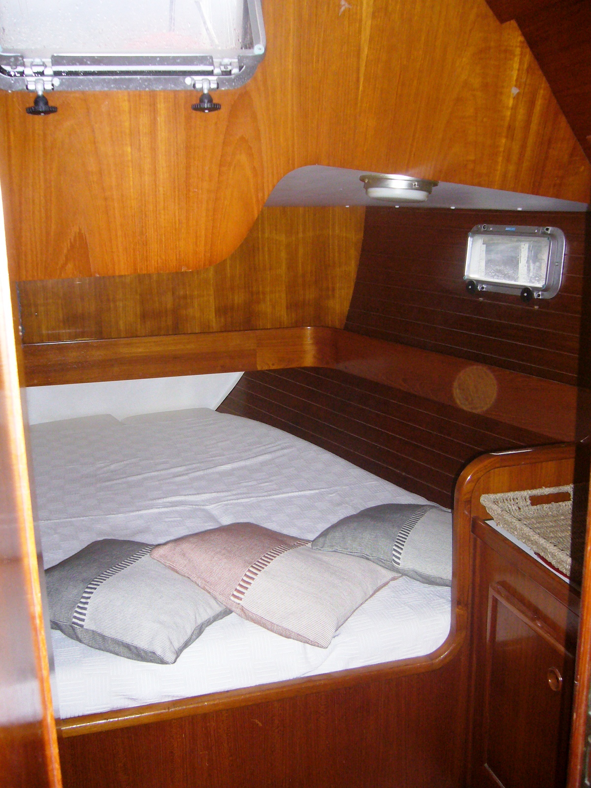 LIBERTAS -  Cabin.JPG