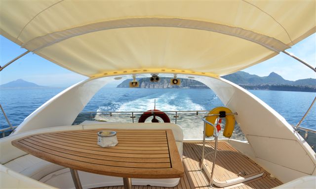 LIBERTY OF LIMINGTON Flybridge.jpg
