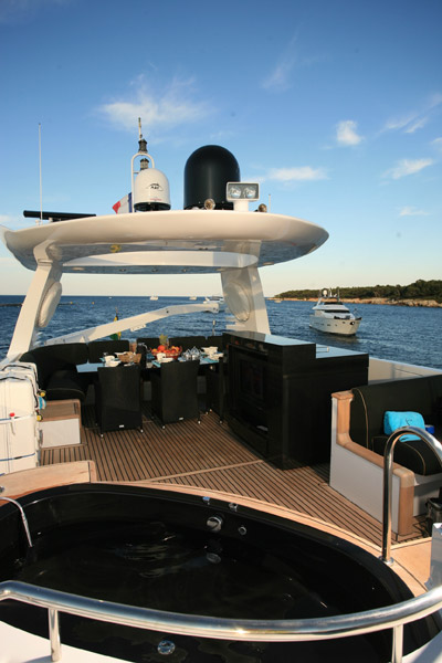 LOR -   Sundeck Spa Pool.jpg