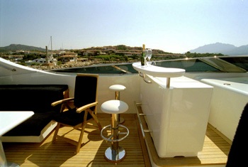 Lady Natinia Sundeck Bar.jpg