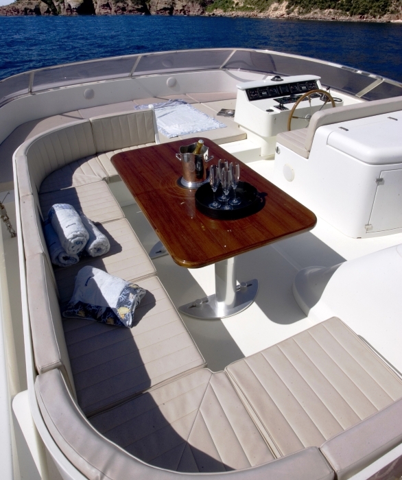 Lasha La -  Flybridge.jpg