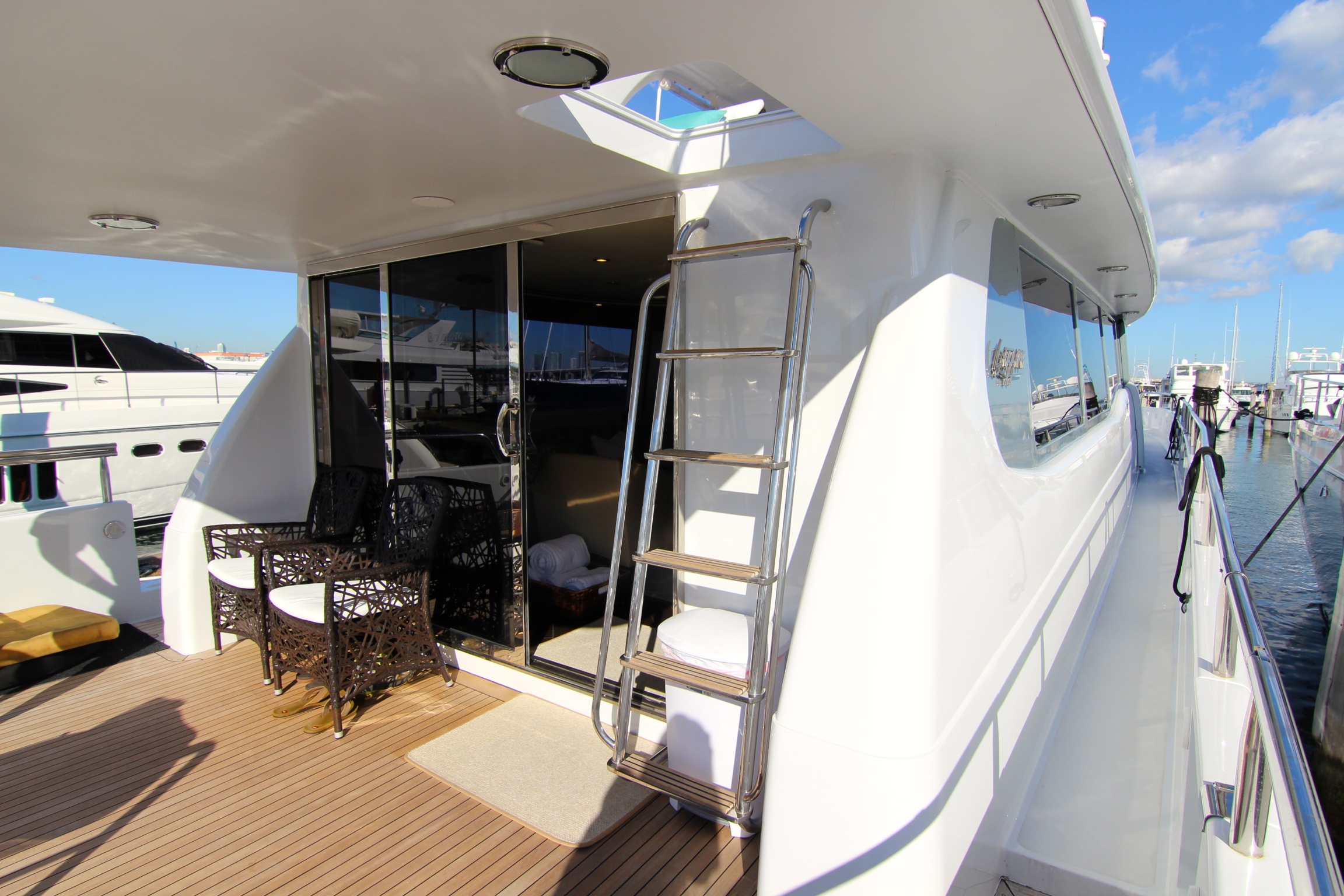 Lazzara 76 PLAN B - Aft Deck.jpg
