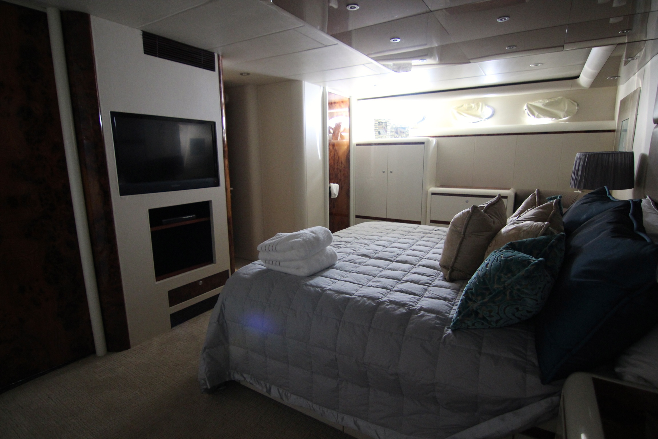 Lazzara 76 PLAN B - Master Stateroom 2.jpg