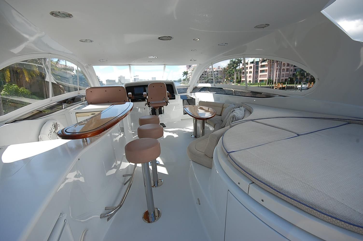 Lazzara 84 motor yacht 016.JPG