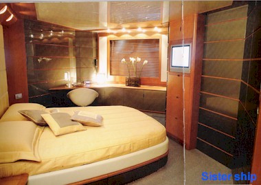 Les-A - Master Cabin.jpg