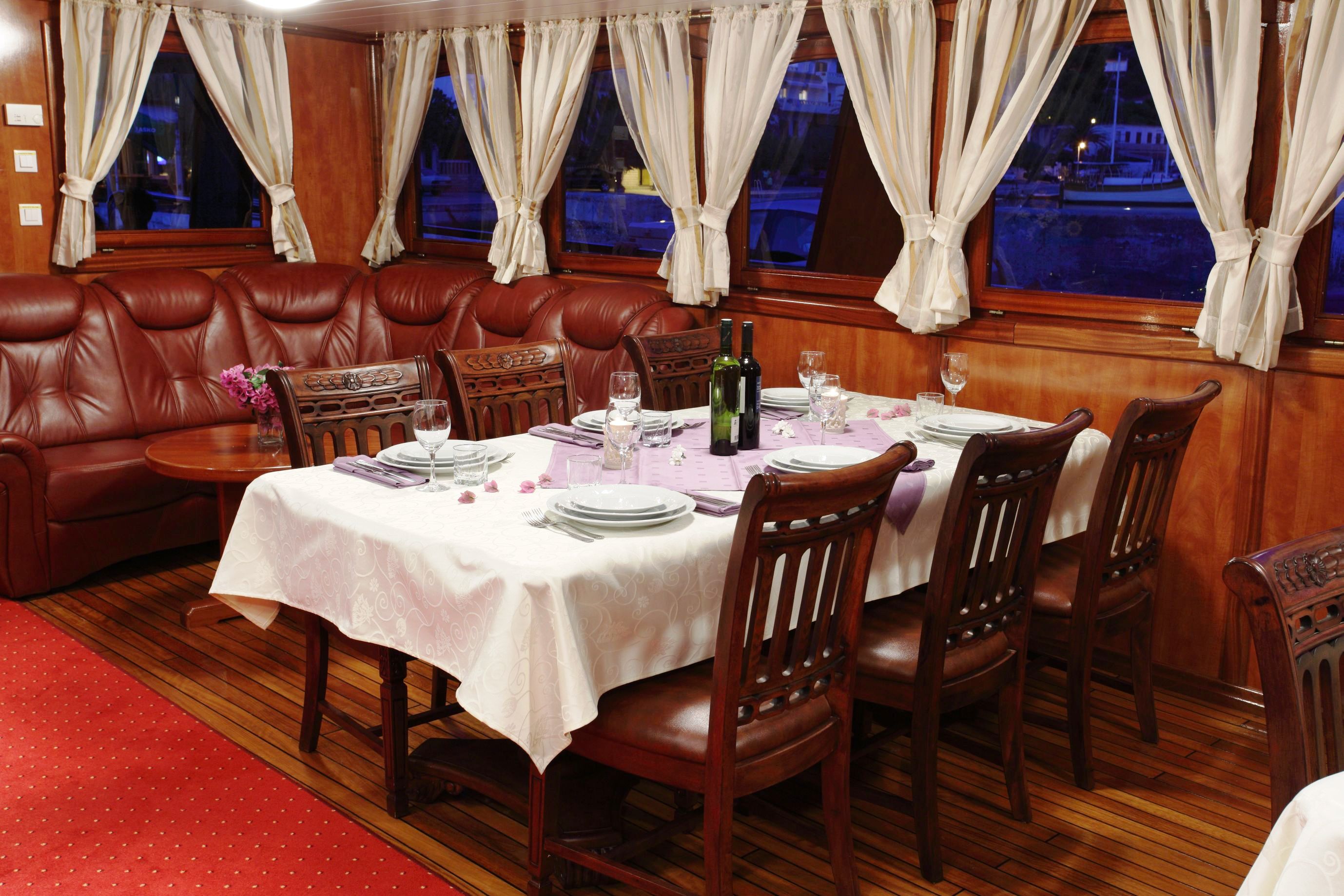 Luna -  Dining.jpg