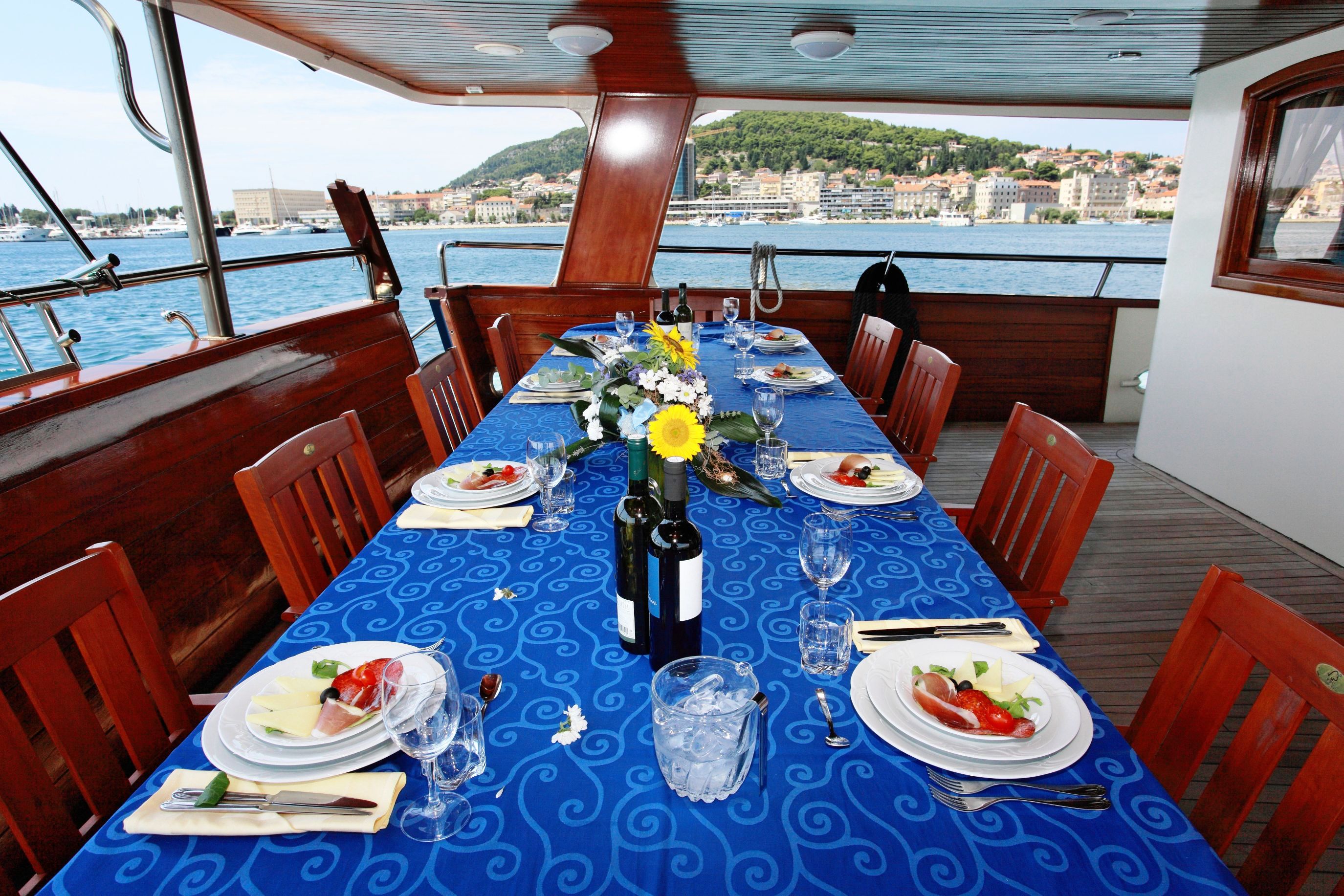 Luna -  Outdoor dining.jpg