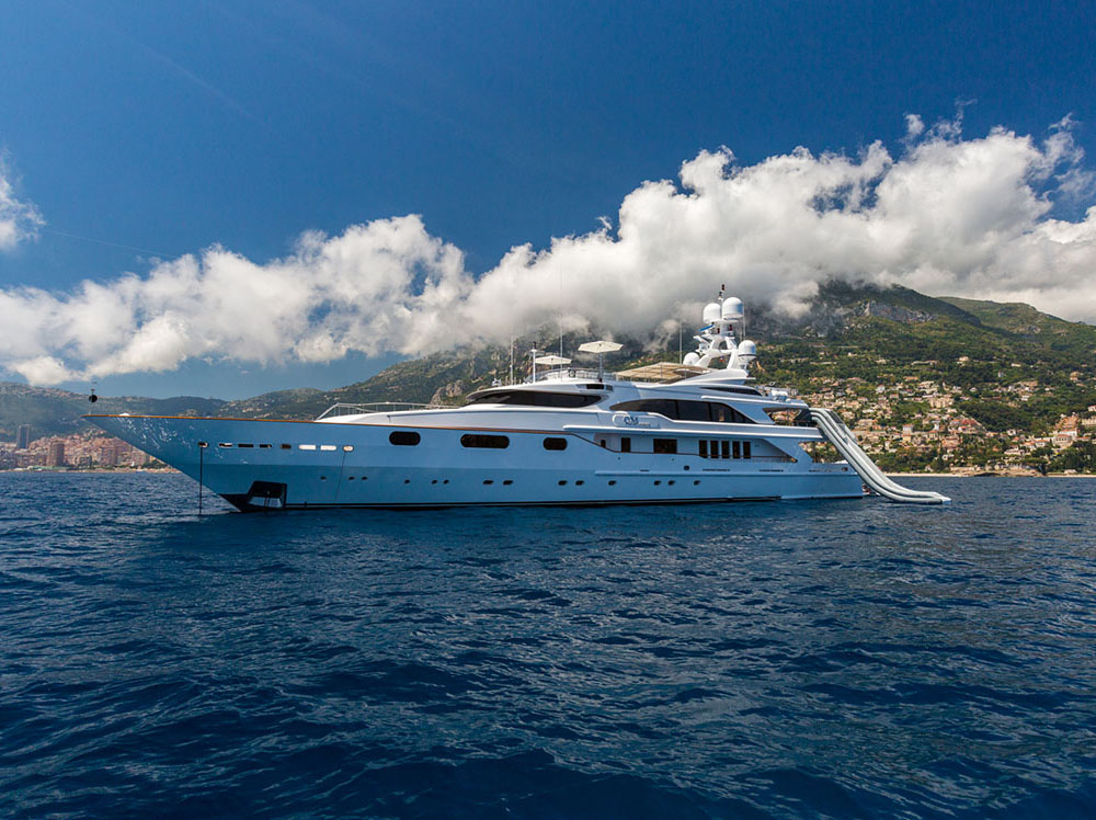 Luxury Superyacht QM OF LONDON.jpg