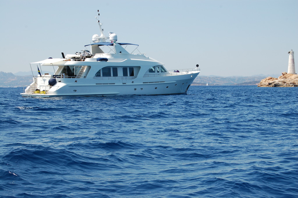 Luxury yacht FAR NIENTE.jpg