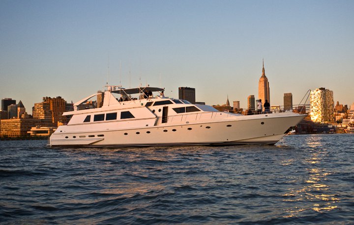 Luxury yacht Justine.jpg