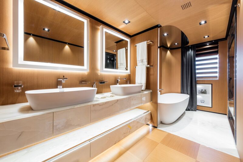 Luxury yacht SUERTE - Bathroom.jpg