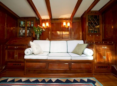 MOONBEAM IV -  Salon Seating.jpg