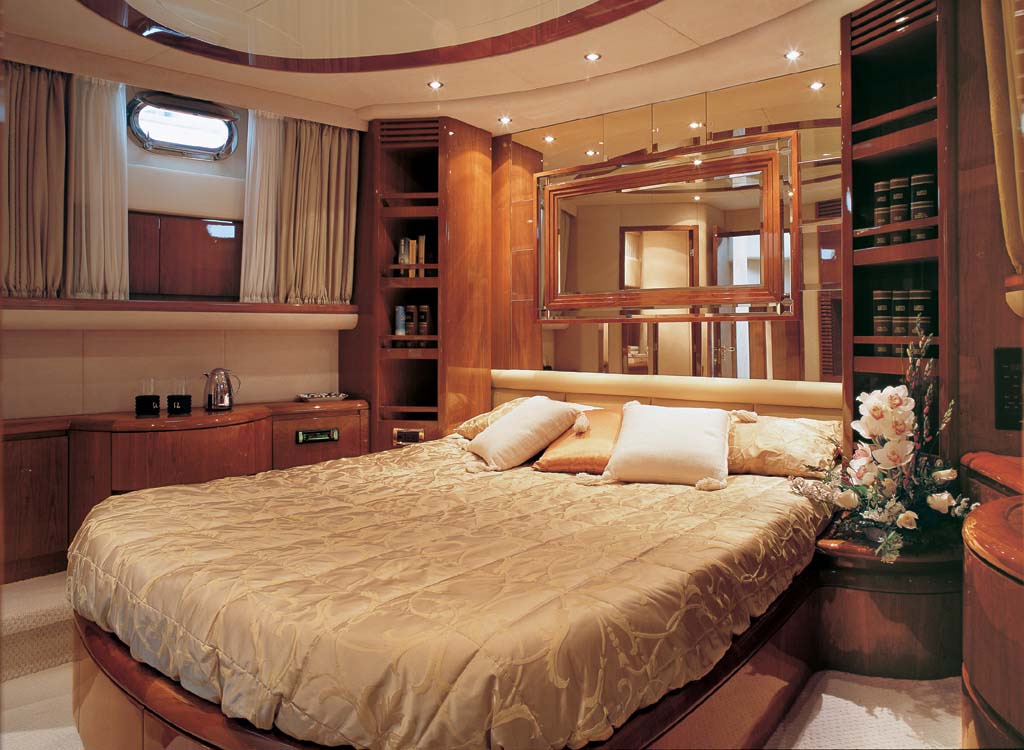 MOTOR YACHT IRIS - VIP cabin.jpg
