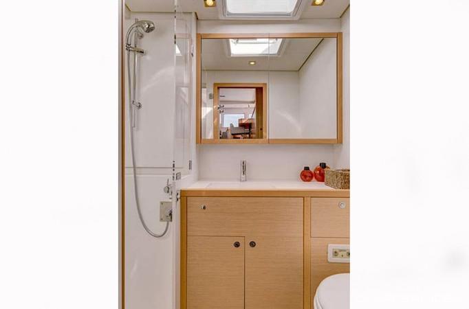 MOUN BEU - Guest ensuite.jpg