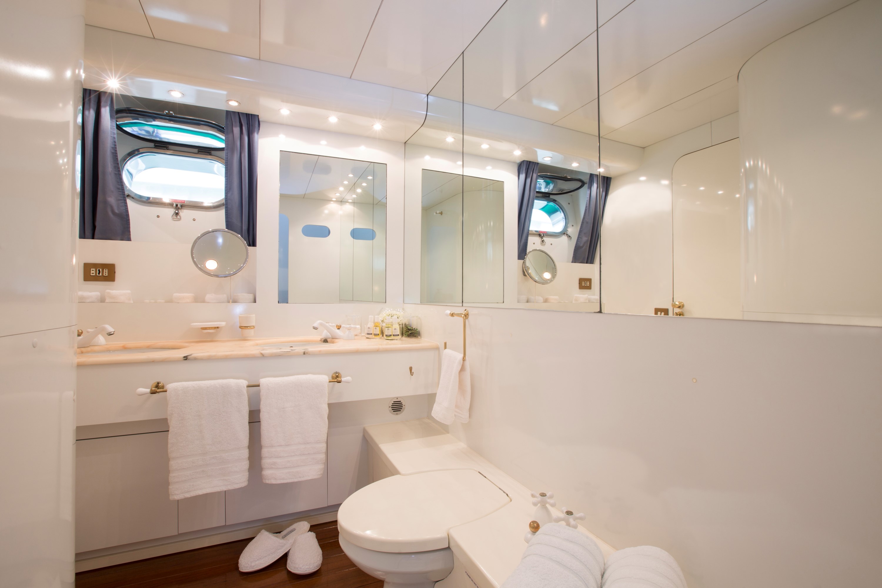 MY ACE SIX - Ensuite.jpg