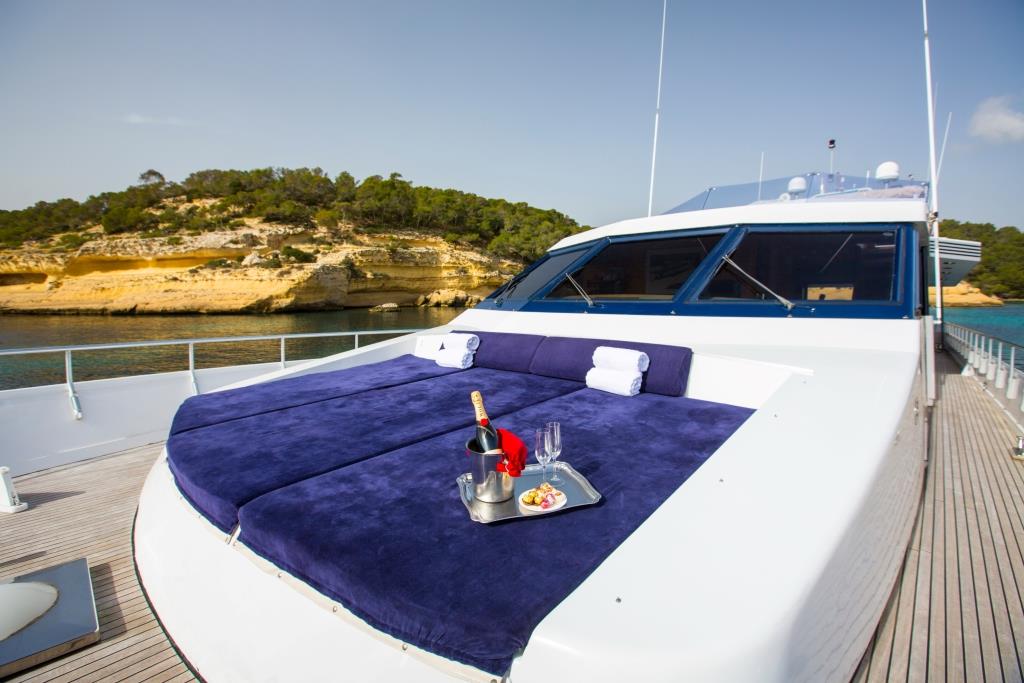 MY ACE SIX - Foredeck.jpg
