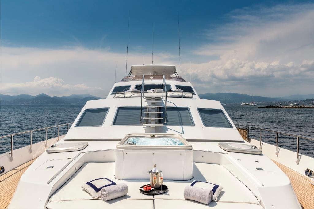 MY ANTISAN - Foredeck.jpg