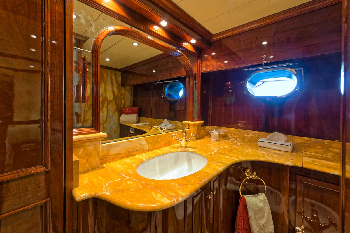 MY BUGIA - Ensuite.jpg
