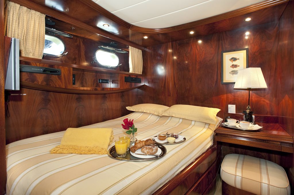 MY CENTO BY EXCALIBUR - Guest cabin.jpg