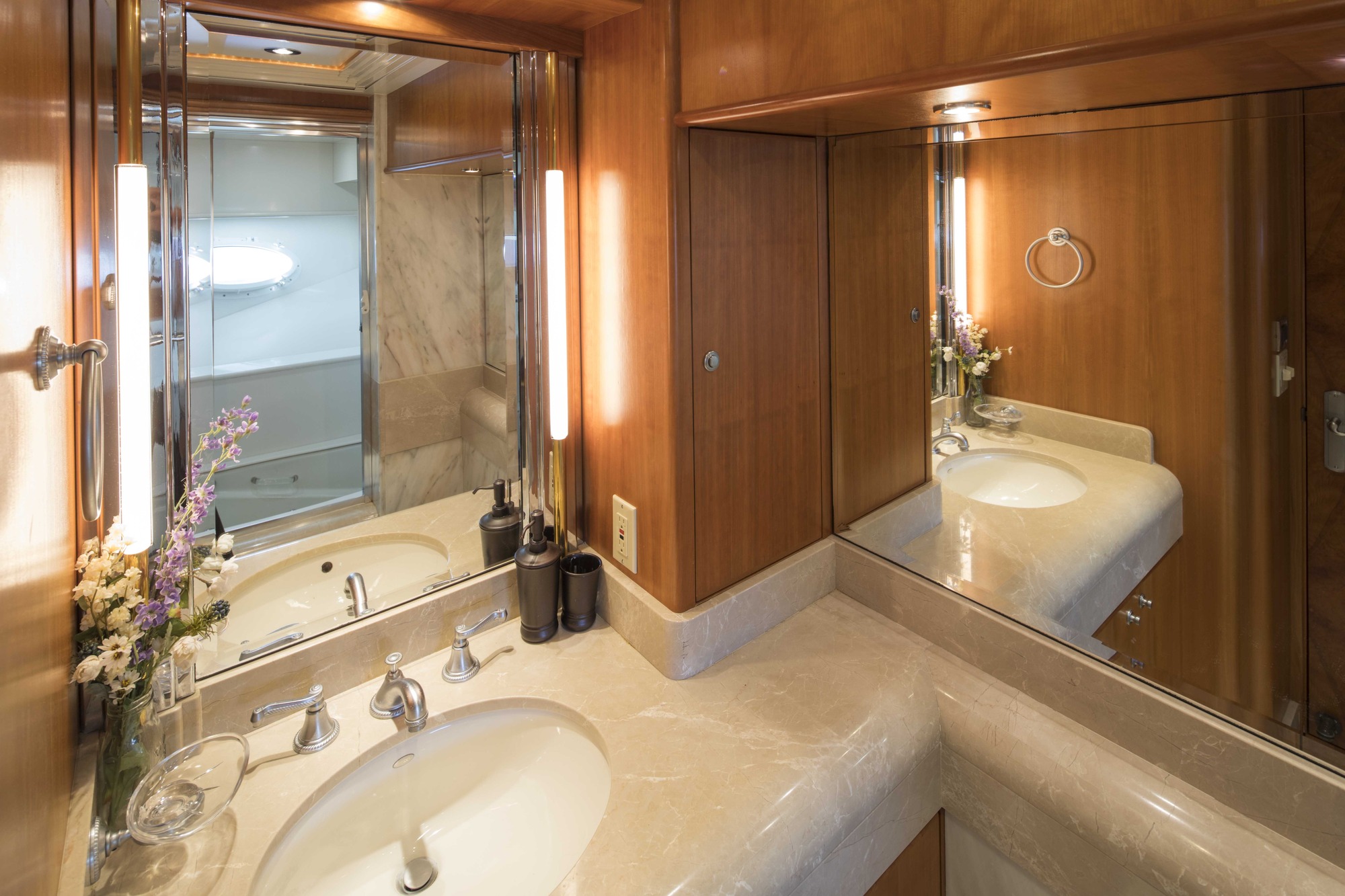 MY CHILDS PLAY - Guest ensuite.jpg
