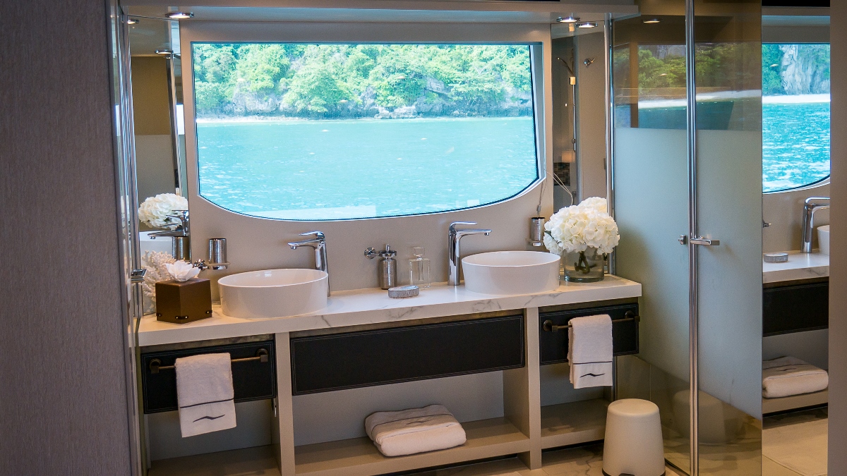 MY DOLCE VITA - Master ensuite.jpg